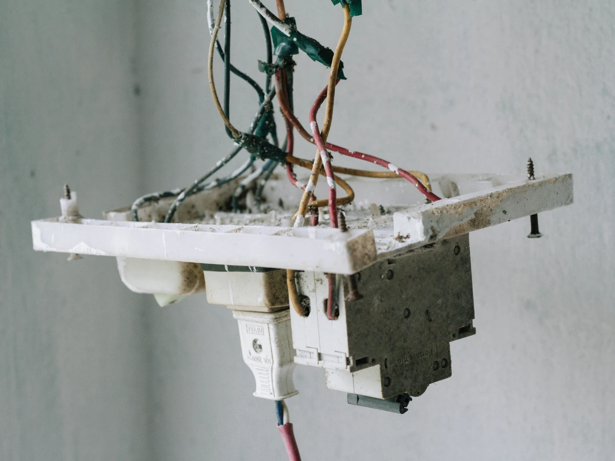 Images of older electrical wiring in older homes